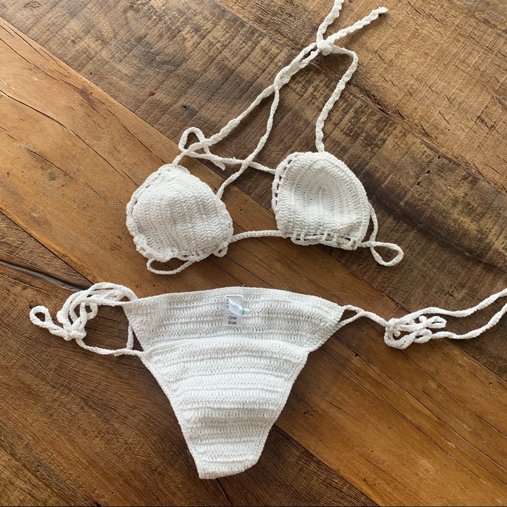 Andi bagus white crochet bikini